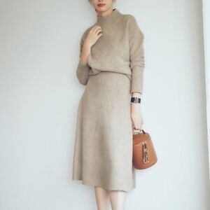 Uniqlo Beige Midi Skirt